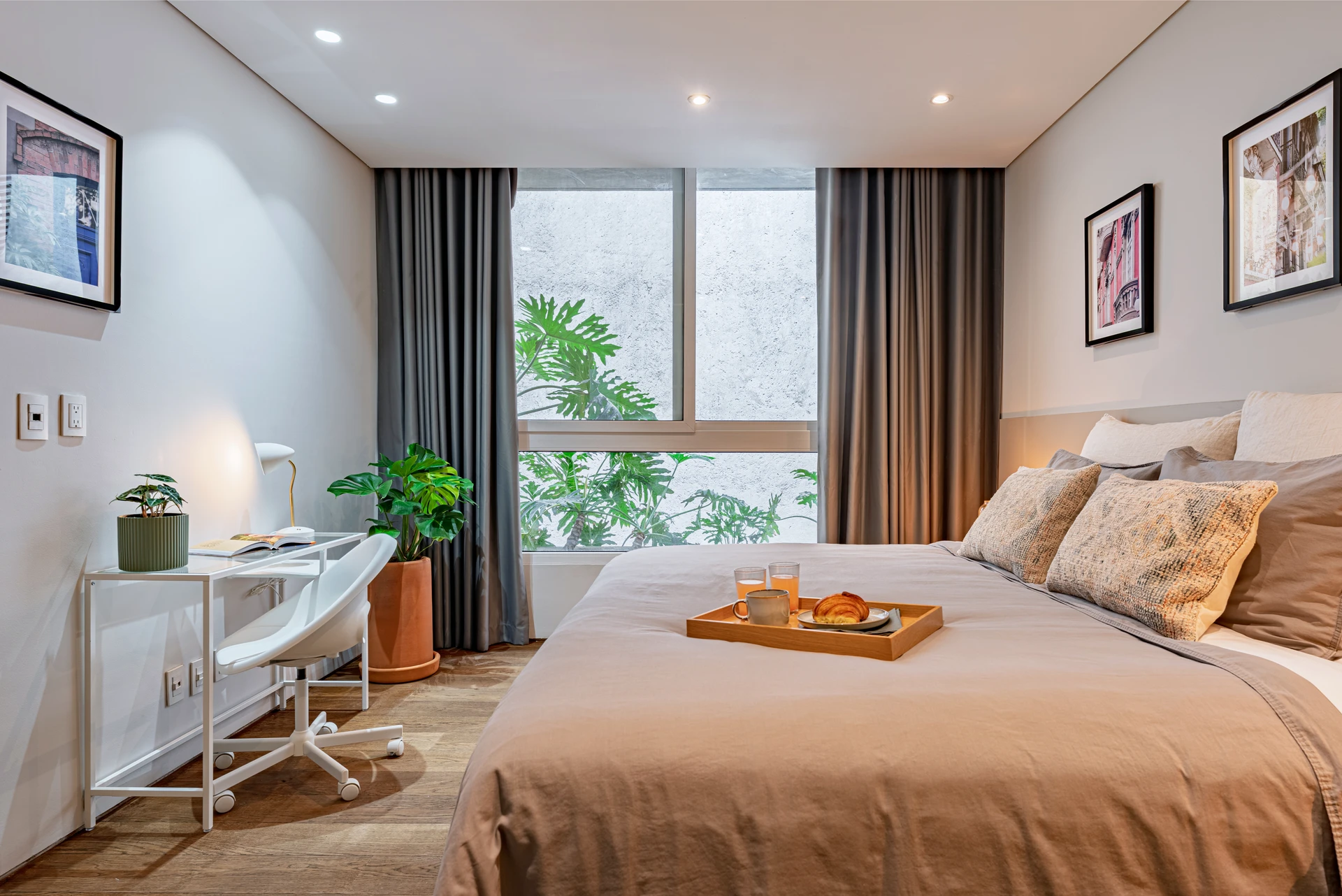 Split King Suite